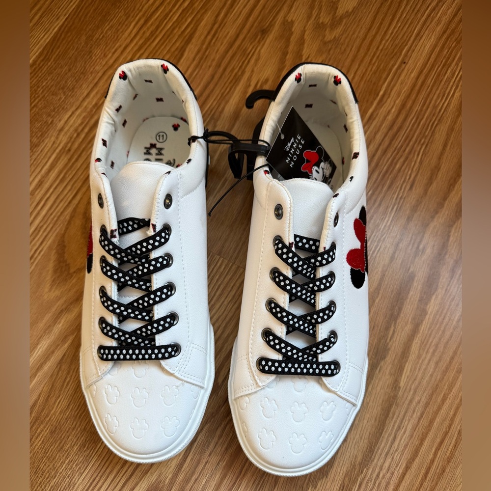 Disney Groundup Women’s Size 11 Minnie Mouse sneakers shoes New polka dot laces - Picture 3 of 9